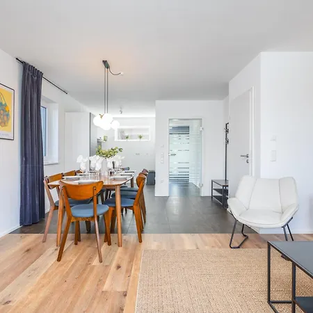 Wohnglueck Frisches & Gemuetliches Design Mit Bbq, Garten & Arbeitsplatz Ferienhaus Augsburg