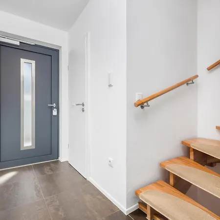 Wohnglueck Frisches & Gemuetliches Design Mit Bbq, Garten & Arbeitsplatz Augsburg